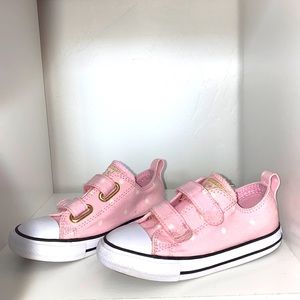 Pink polka-dot converse
